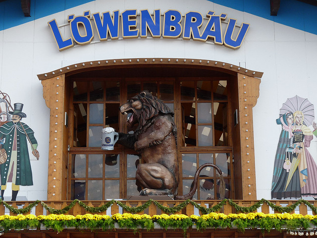 oktoberfest-munich-mapway-flickr-lowenbrau